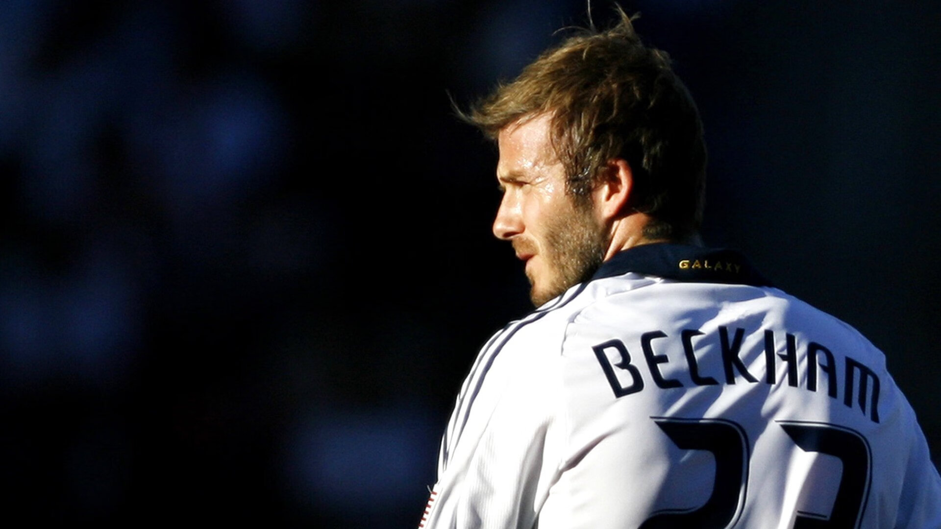 76人球员参与电台连线互动气氛轻松,76人宣传片