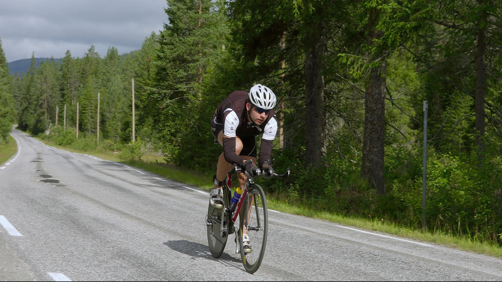 “马科斯·梅特罗的强硬风格,成为阿根廷美洲狮队的防守主力”